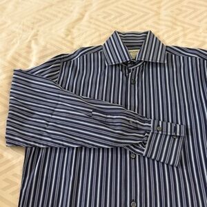Banana Republic Men's Blue and White Striped Shirt